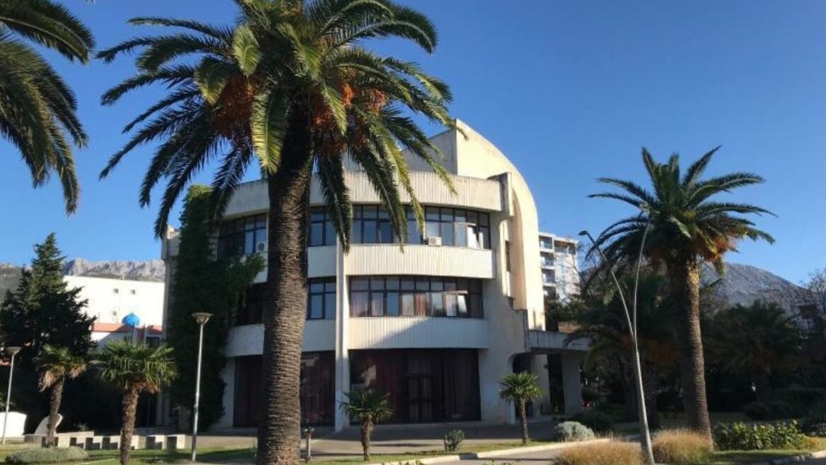 Narodna biblioteka i čitaonica “Ivo Vučković” Bar